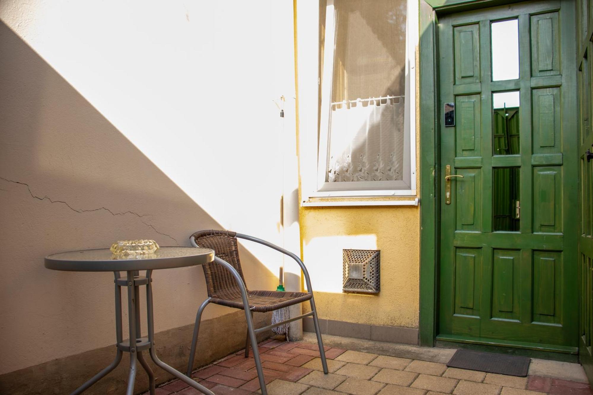 Civis Debrecen Hostel Екстер'єр фото